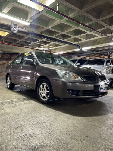Imagen 3 de 9 de Mitsubishi Lancer Glx 2013
