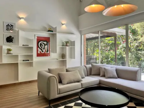 Casa En Arriendo En El Tesoro. Cod A16680