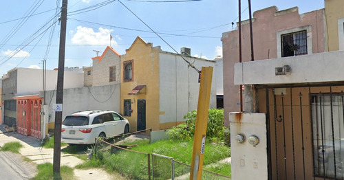 Casa En Villas De Colombia, Roble Norte, General Escobedo, Nuevo Leon. ¡casa En Remate! -jmjc7