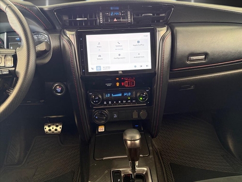 Toyota Hilux SW4 2.8 D-4D TURBO DIESEL GR-S 7L 4X4 AUTOMÁTICO