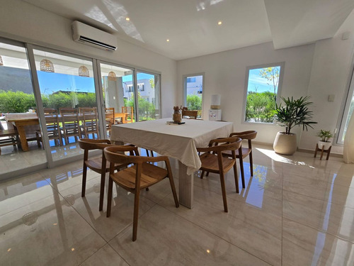 Venta Casa Barrio Carpinchos Nordelta Con Pileta
