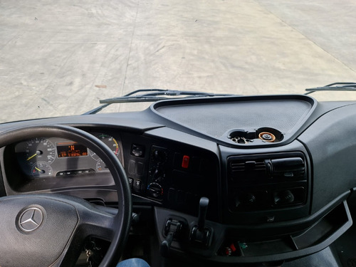 Imagen 9 de 15 de Mercedes Benz Atego 1725