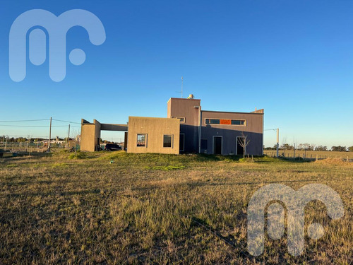 Casa En Venta En Barrio Las Luciérnagas Arana
