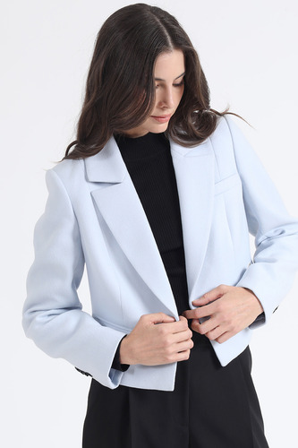 Chaqueta Crop, Boton Contratono, Muflon Celeste Liola