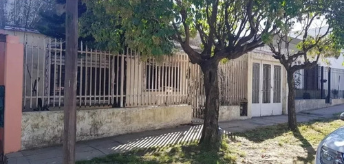 Casa A Reciclar En Lote Importante!!!