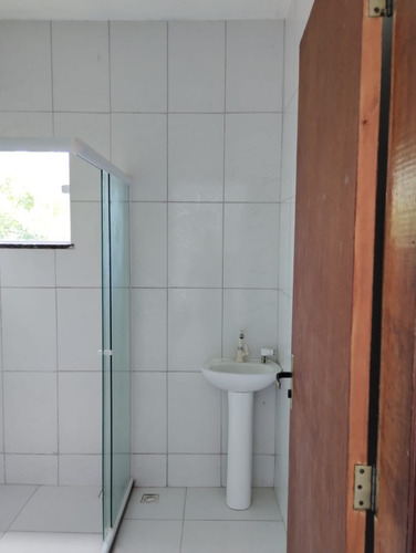 Duas Casas, Totalmete Independentes, Uma Sobreposta À Outra, Cada Uma Com 66m², Terreno Com Espaço Para Mais Construções, Terreno Com Rgi,