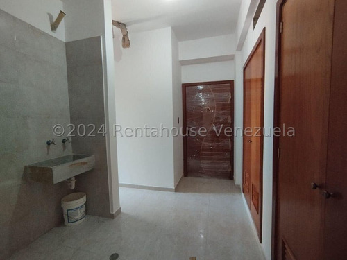 Exclusivo Apartamento En Conjunto Residencial De Alto Nivel La Trigaleña 24-16836