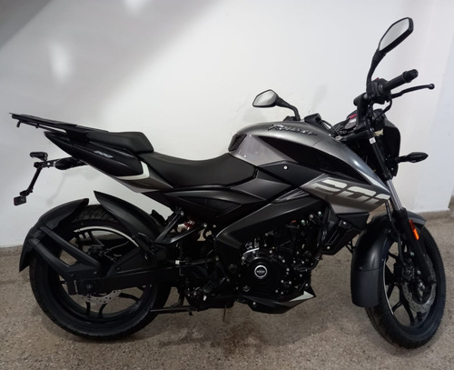 Rouser Ns200