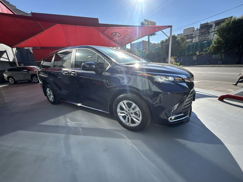 Toyota Sienna XLE PIEL