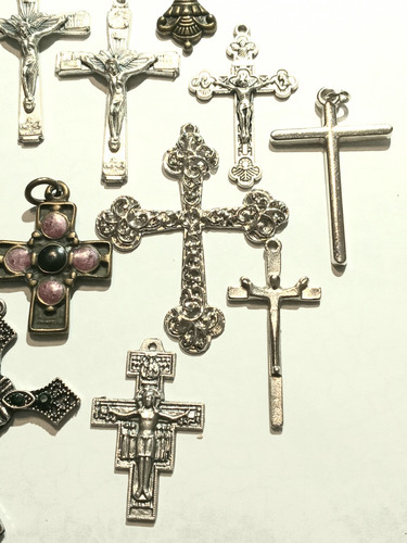 Surtido De 21 Cruces Insumos, Bijou Rosarios