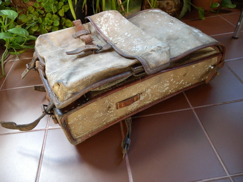 Imagen 2 de 10 de Antigua Mochila Ejercito Suizo 1949 En Cuero Pony Fur