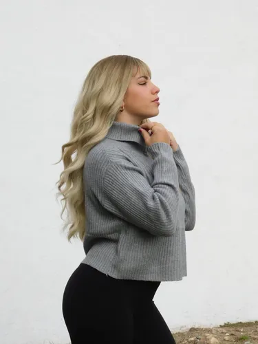 Polera De Hilo Tejido Con Cuello Alto