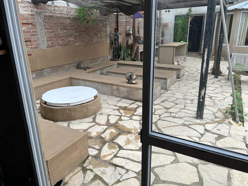 Casa En Venta - 4 Dormitorios 4 Baños - Cocheras - 344mts2 - Burzaco