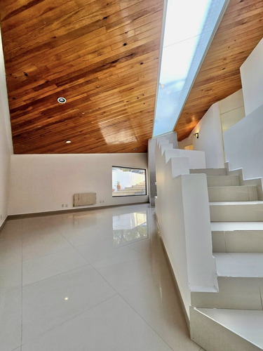 Vendo Casa Minimalista De Holgada Amplitud Colindando A Reserva Ecologica