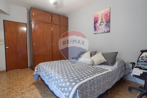 Venta Casa 4 Amb. En Palomar Av. Rosales 2100