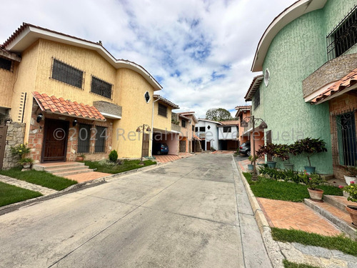 24-18561 Townhouse En Venta Barrio Sucre Maracay Dperez 