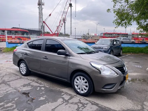 Nissan Versa 1.6 Advance