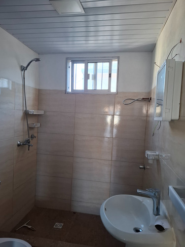 Casa Dos Dormitorios Frente Cochera