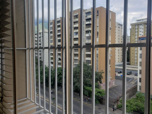 Imagen 4 de 24 de Apartamento En La Urbina Remodelado #24-5766