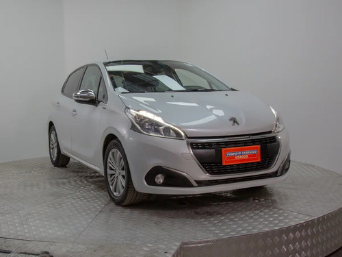 Peugeot 208 1.2 Signature Puretech 4x2 82 Mt5 5p 2021