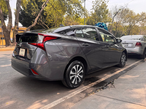 Toyota Prius 1.8 Base Cvt