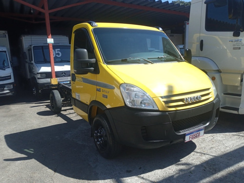 Imagem 4 de 15 de Iveco Daily 35s14 2012 Baú De 4,20 Mts Com 256 Mil Km