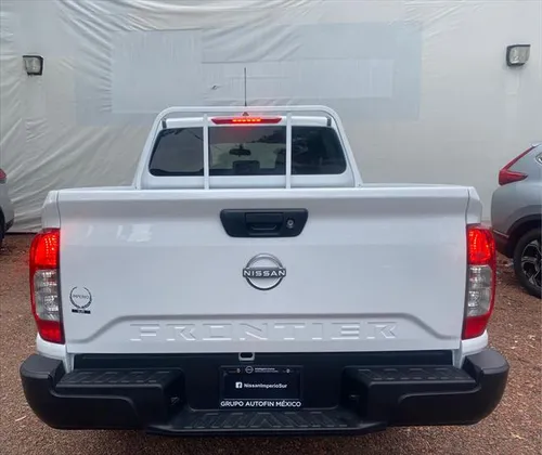 Nissan Frontier 2.5 Le Mt