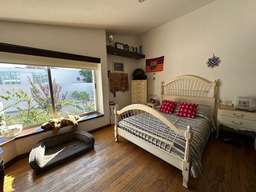 Casa Remodelada Y Llena De Espacios En El Corazón De Pedregal De San Francisco