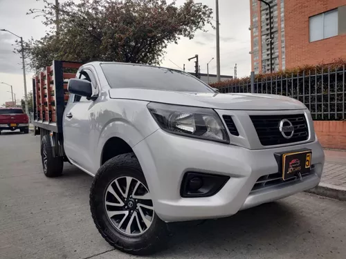 Nissan Frontier 2.5 gasolina 4.2 estacas