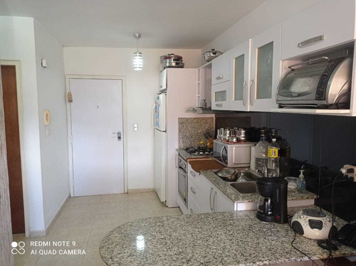 Imagen 8 de 14 de Vendo Apartamento 56m2 Zona Mañongo Marzo 2022 Sandra Niño
