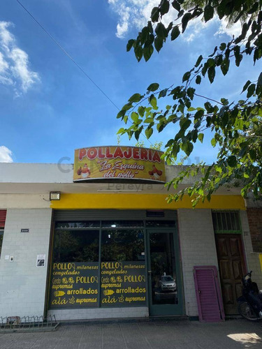 Imagen 4 de 5 de Av. Arana Entre 26 Y 27 - Locales Comerciales En Venta - Villa Elisa, La Plata