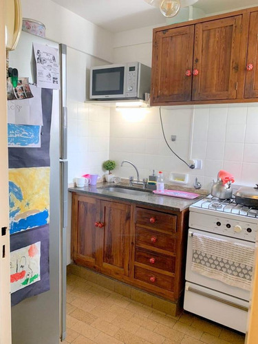 Imagen 7 de 19 de Exc. 3 Amb. C/frente Con Balcón Corrido, Muy Luminoso. Cocina Y Baño Completos. Lavadero Incorporado.