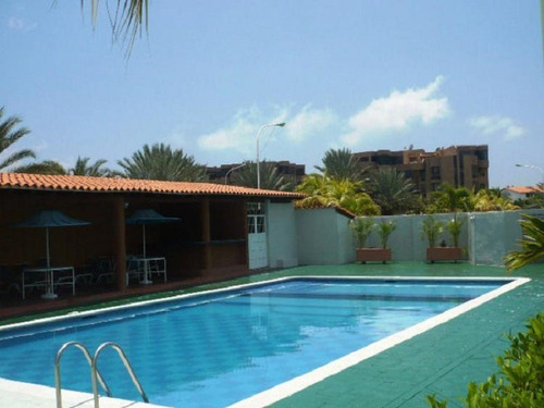 Imagen 15 de 18 de Townhouse En Alquiler En Lecheria C.r Villas Martinique