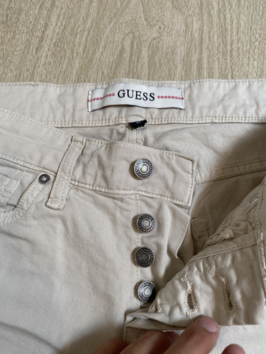 Bermuda Beige Guess Hombre Talla 30mx Mod.m2gd01wehy3