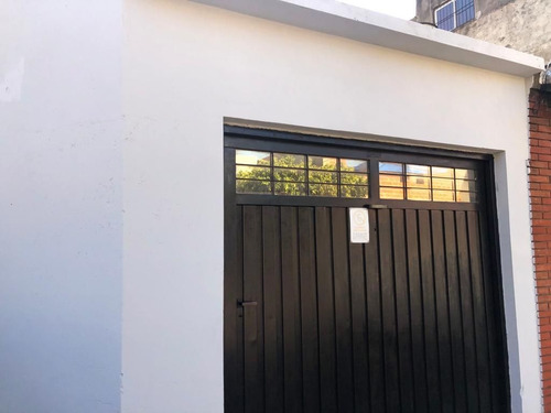 Imagen 1 de 14 de Casa De 3 Ambientes Y Cochera En Esqina C .madero