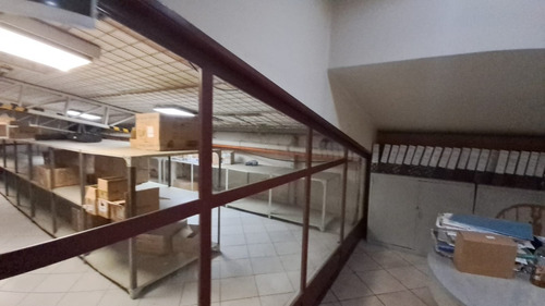 Bodega Con Dos Amplias Oficinas Excelente Ubicación