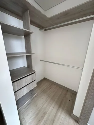 Apartamento En Venta En Loma Los Mesa. Cod V10323
