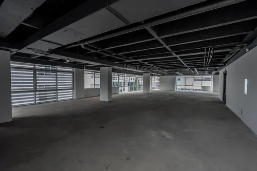 Oficina En Arriendo/venta En Chico Norte. Cod V1094076