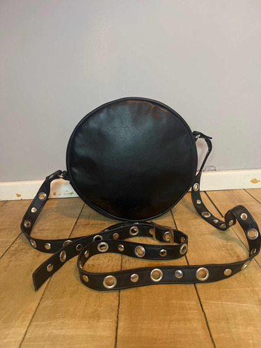 Cartera Negra Cuerina Redonda 