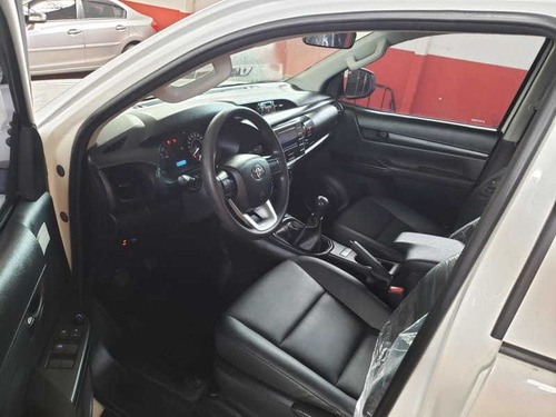 Imagem 7 de 8 de Toyota Hilux 2.8 Std 4x4 Cd