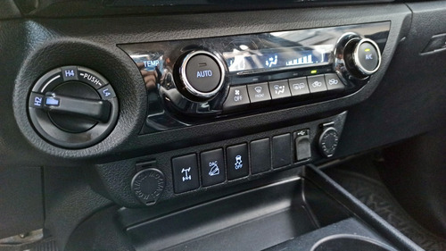 Toyota Hilux 2.8 Cd Srx 177cv 4x4 At 2016