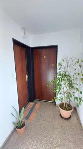 Departamento En Venta - 3 Dormitorios 2 Baños - Río Cuarto