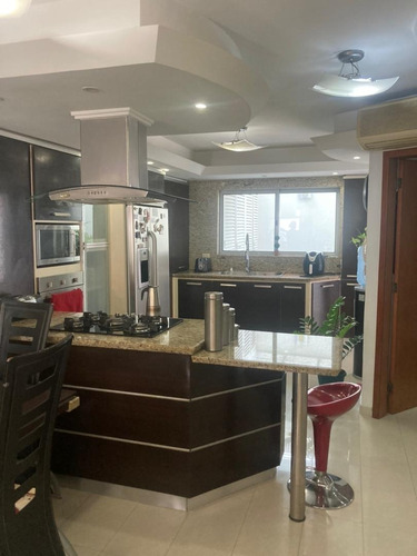 Imagen 2 de 29 de Townhouse Exclusivo En Mañongo Res Antares Homes