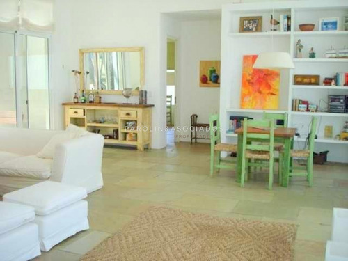 Casa De 3 Dormitorios En Manantiales- Ref: 3216