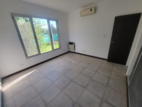 Imagen 7 de 18 de Casa En Puerto Roldán
