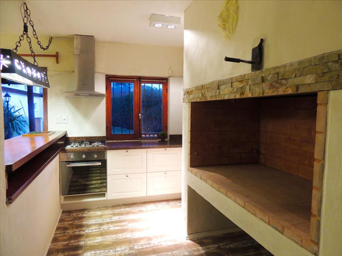 Venta!! Casa Totalmente Reciclada