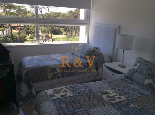 Imagen 26 de 30 de Venta Y Alquiler De Moderno Departamento De Tres Dormitorios Más Dependencia A Pasos De Playa Brava