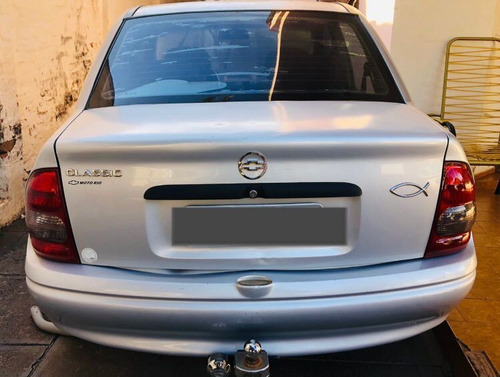 Imagem 2 de 9 de Chevrolet Corsa Classic 2005 1.0 Spirit 4p Álcool
