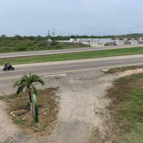 Se Vende Apartamento En Conj. Residencial Puerto Limon Tucacas Edo. Falcon. L.m