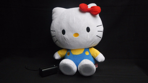 Hello Kitty , Peluche Y Parlante, Funcionando .